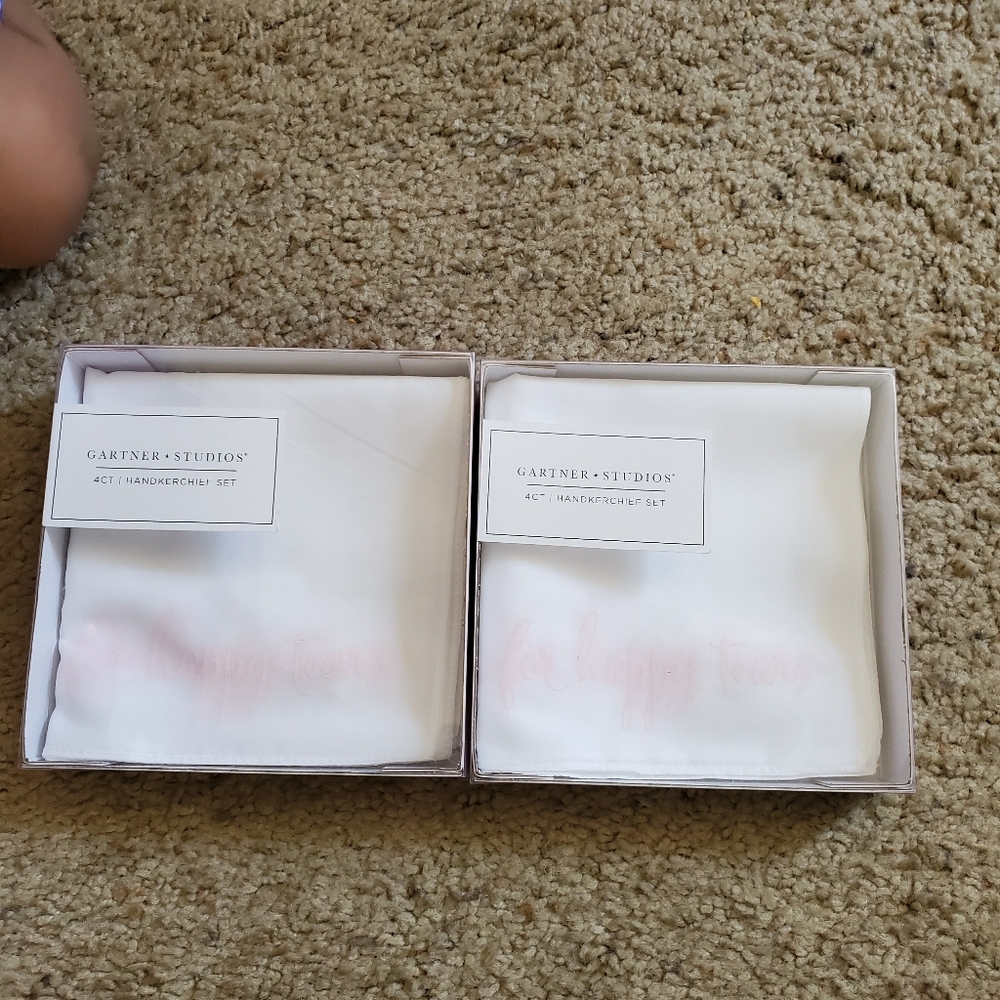 NWT Gartner studios handkerchief 4ct set